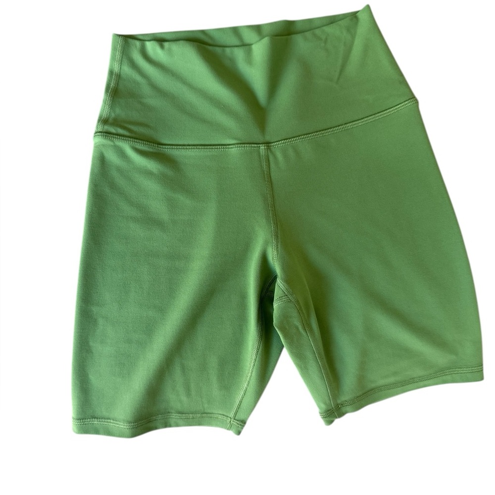 Green Women's Athleta transcend Short size, small